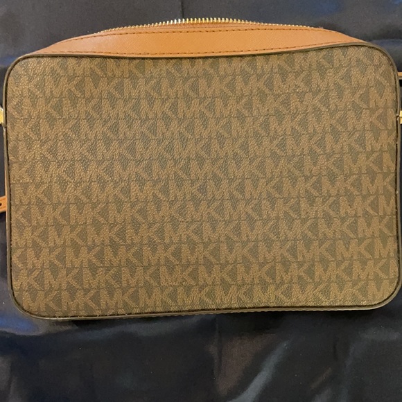 Michael Kors Crossbody - Picture 4 of 5